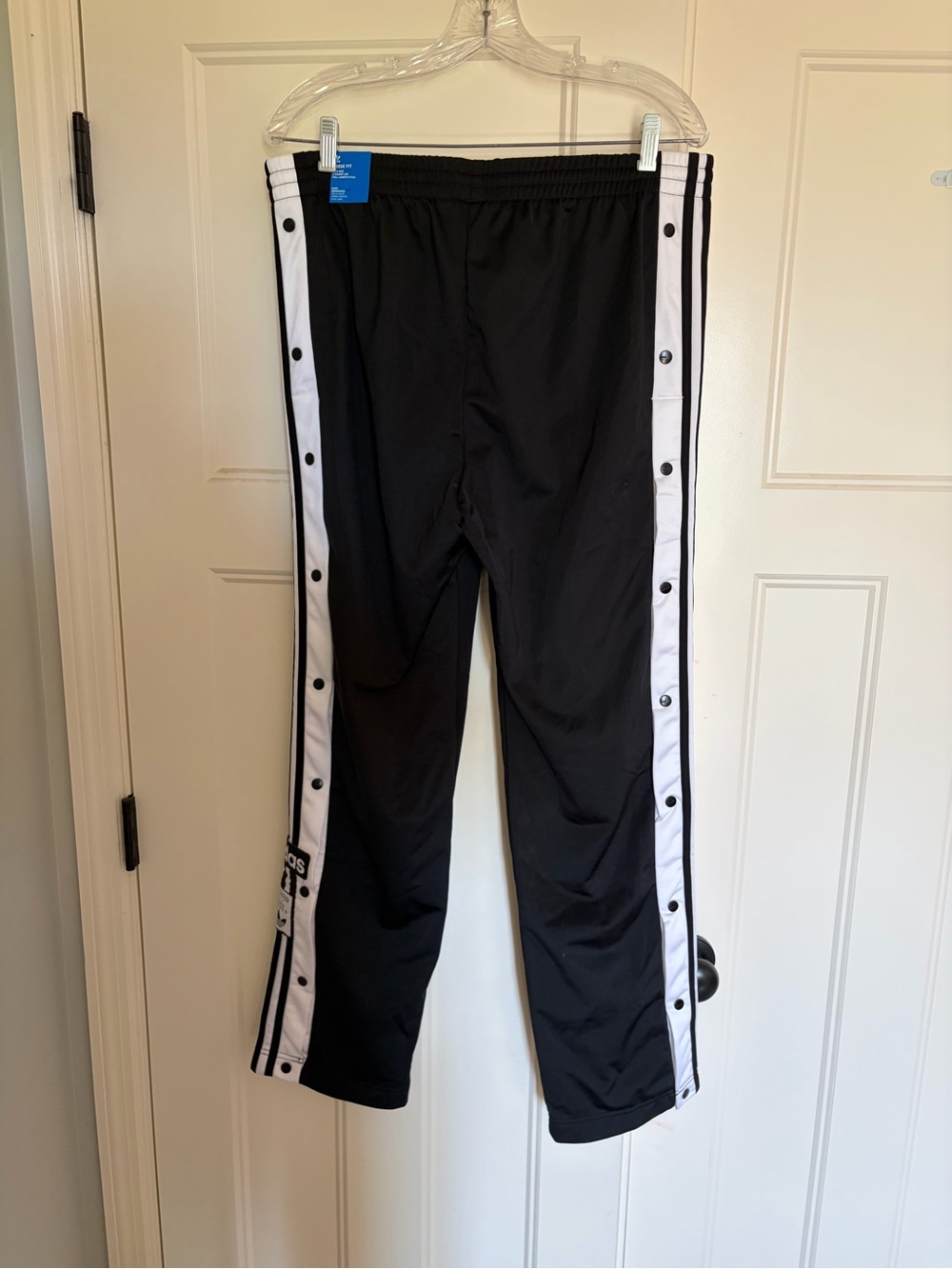 Women’s large Adidas Black  Pants Loose fit, straight leg, full-length - Picture 2 of 4